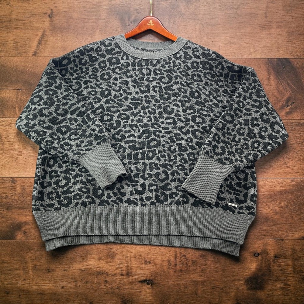 Abercrombie & Fitch Soft A&F Collection Leopard Jacquard Knit Sweater Grey L